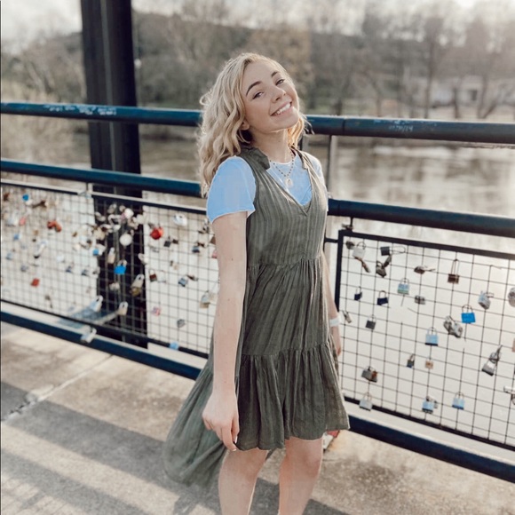 Green dress - Picture 11 of 12